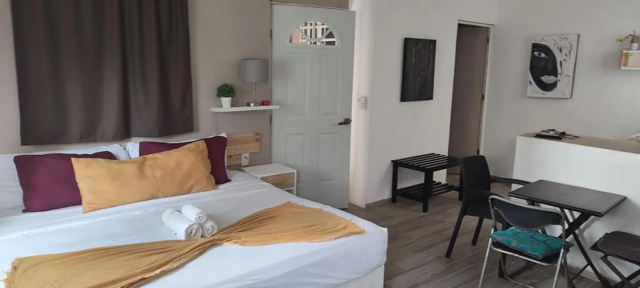 Kika Studios Playa del Carmen 3*,