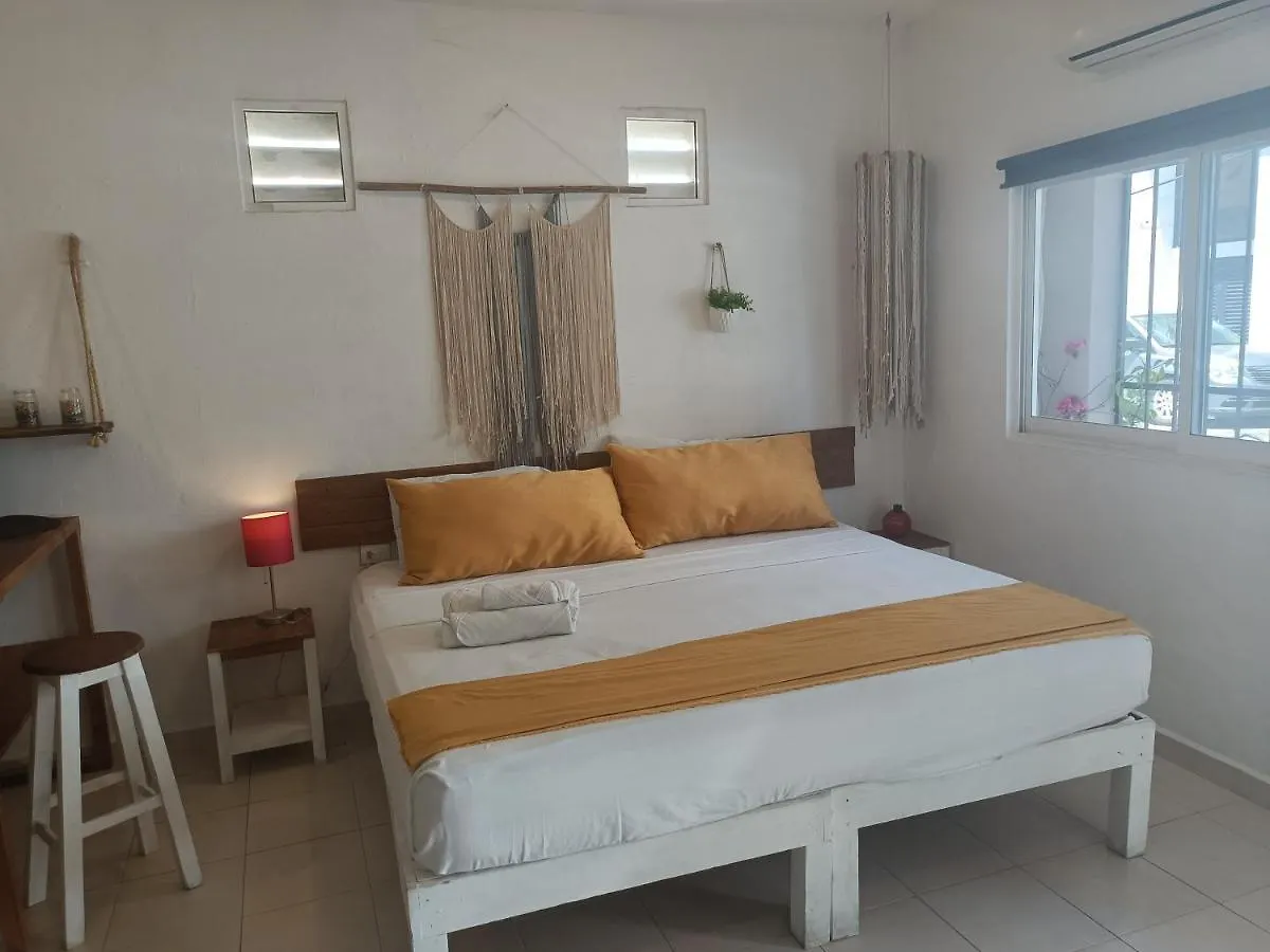 Kika Studios Playa del Carmen 3*,